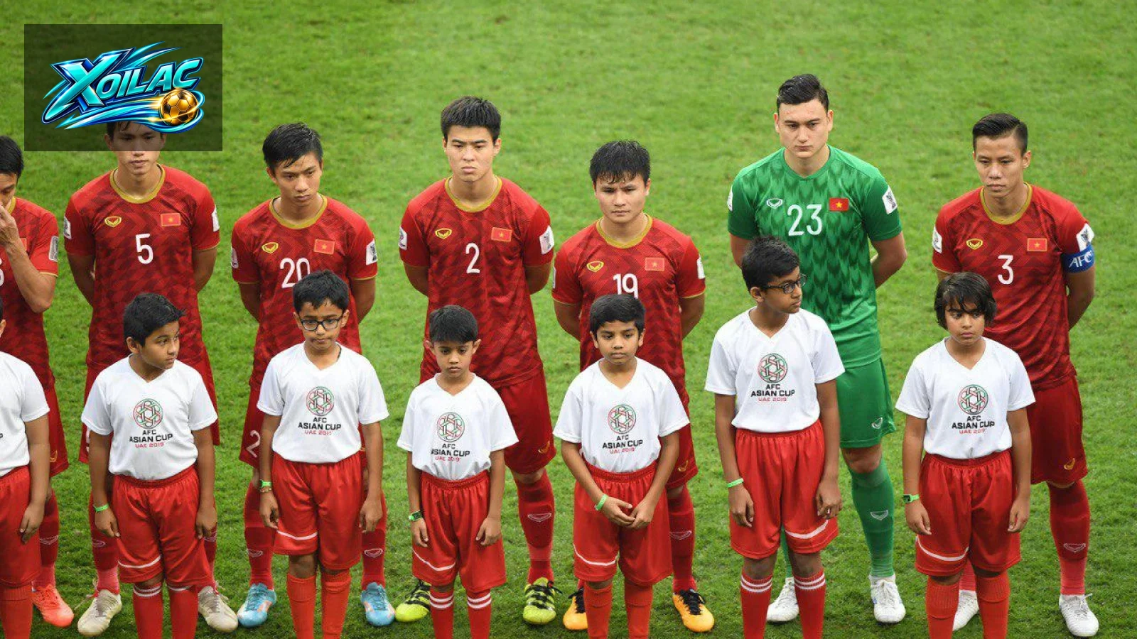 Các cầu thủ đội tuyển Việt Nam thi đấu với Nhật Bản tại Asian Cup 2019